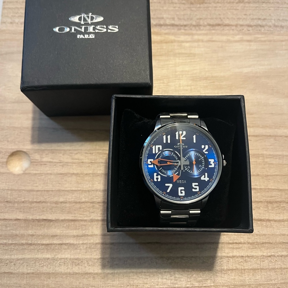 Men’s Oniss Paris watch